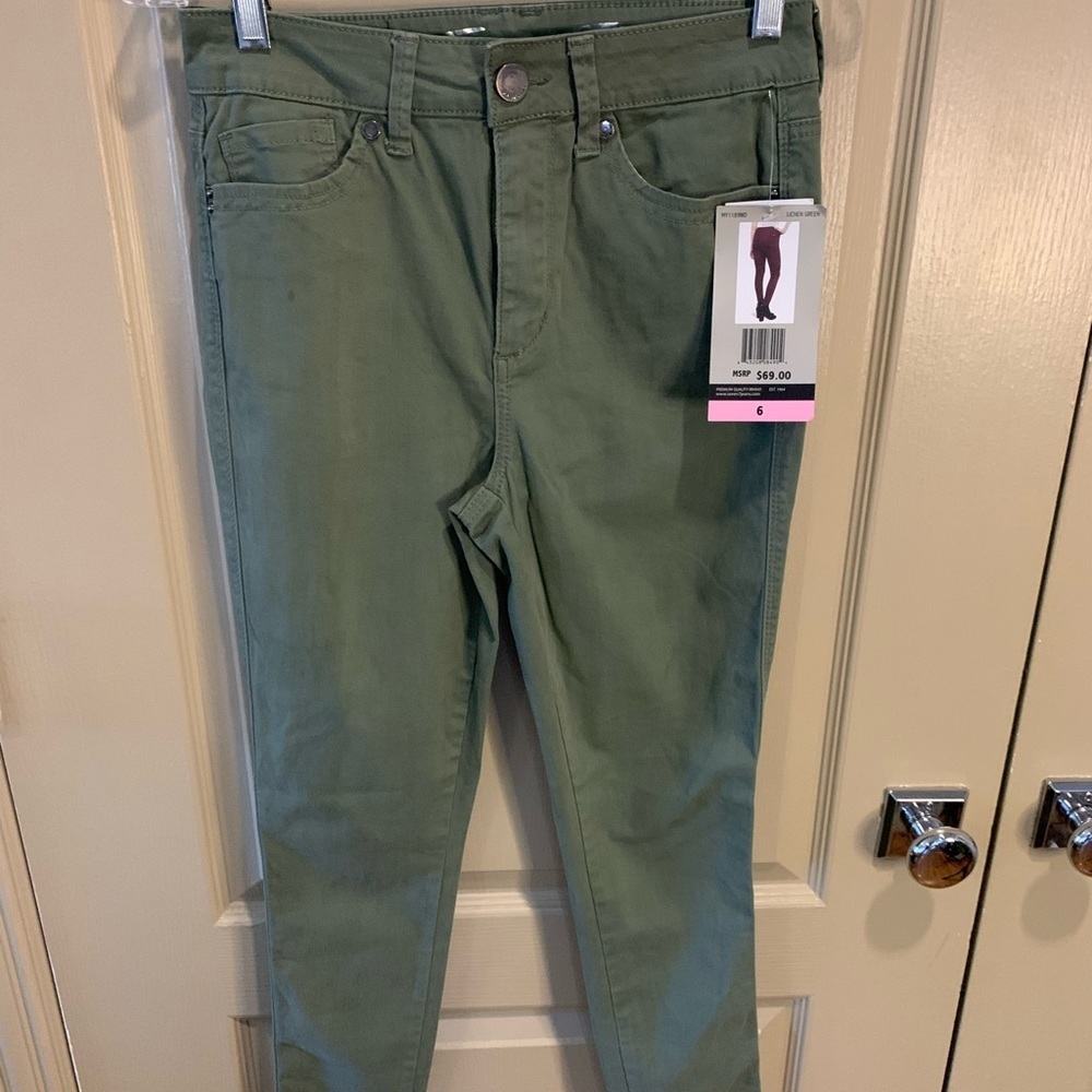 NWT Seven 7 Army Green Skin Fit Jeans 6
